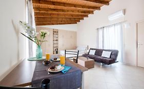 Top floor modern studio in central Koropi