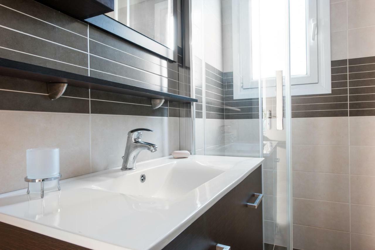 Appartamento Top floor modern studio in central Koropi Esterno foto